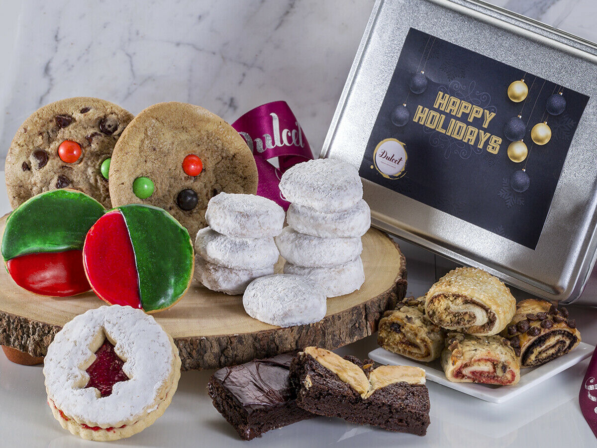 Christmas Gourmet Gift Basket – Prime Christmas Gift Box Filled with Fresh Baked